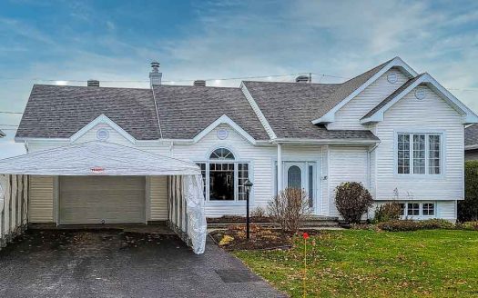 House with garage for sale Victoriaville Flex Immobilier Front elevation