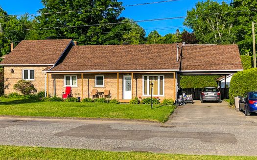 Large bungalow for sale Coaticook Estrie Flex Immobilier Front elevation