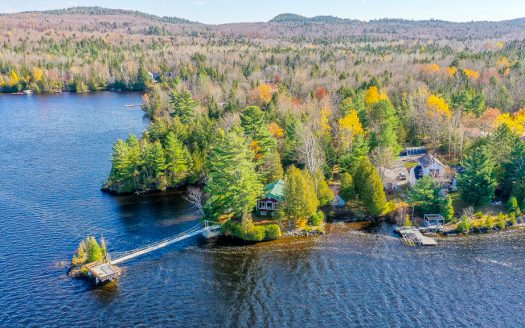 Cottage on Grand Lake Brompton for rent Eastern Townships Flex Immobilier
